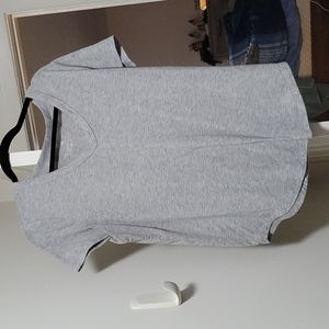 V-neck tshirt